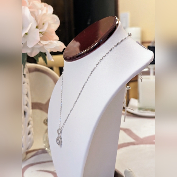 Brilliant Cut CZs set in 18K White Gold over Titanium - Picture 5 of 15